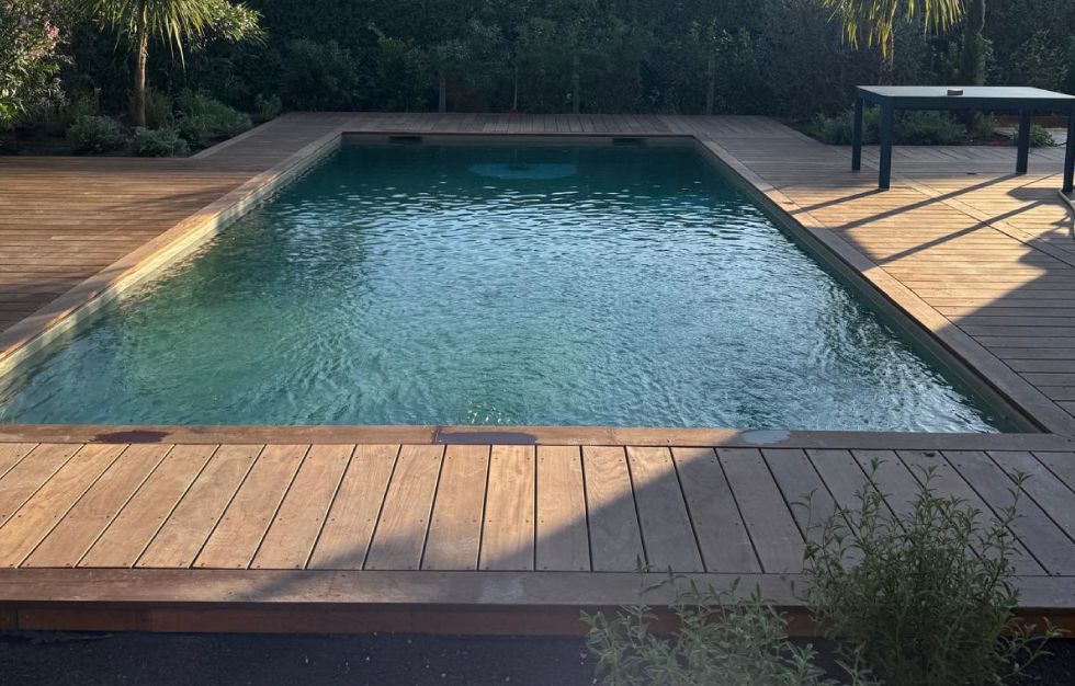 Installation de piscine standard autour de Lacanau par Couleur piscine du sud ouest, expert en création piscine Lacanau